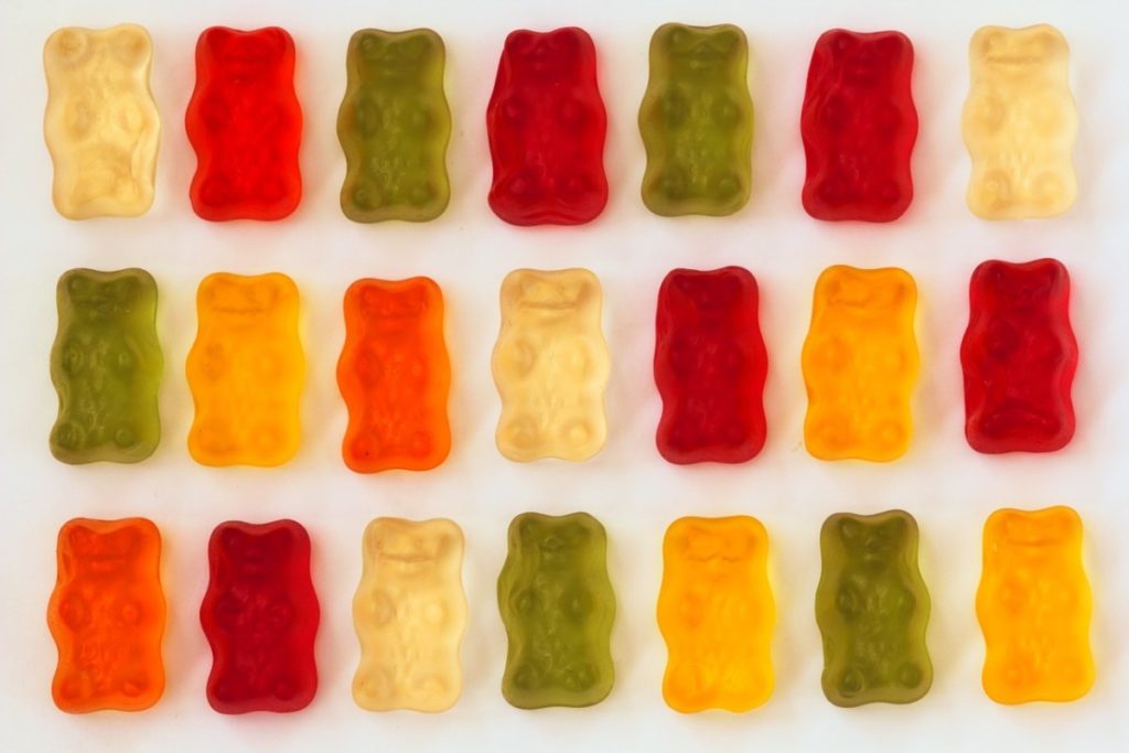 Gummy bear count: 6 red, 2 orange, 4 yellow, 5 green, and 4 white.